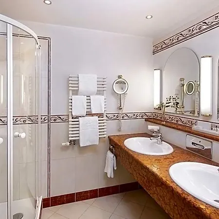 Wellness & Genuss - Engel Obertal 호텔 5*